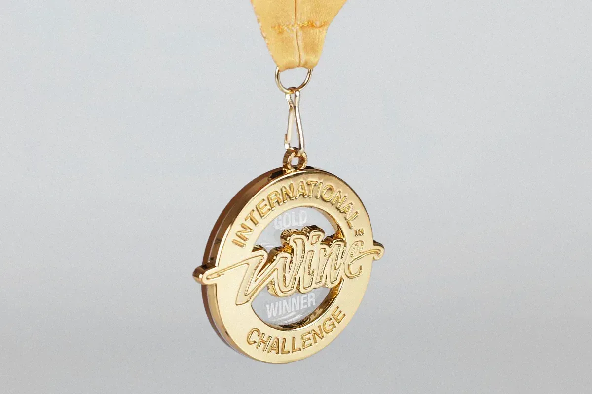 چگونه متریال مناسب تندیس را انتخاب کنیم؟ 3 مقاله چگونه متریال مناسب تندیس را انتخاب کنیم 04